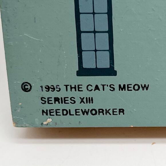 Vintage 1995 The Cat's Meow Needleworker Series XIII Wooden Shelf Sitter - Picture 5 of 7